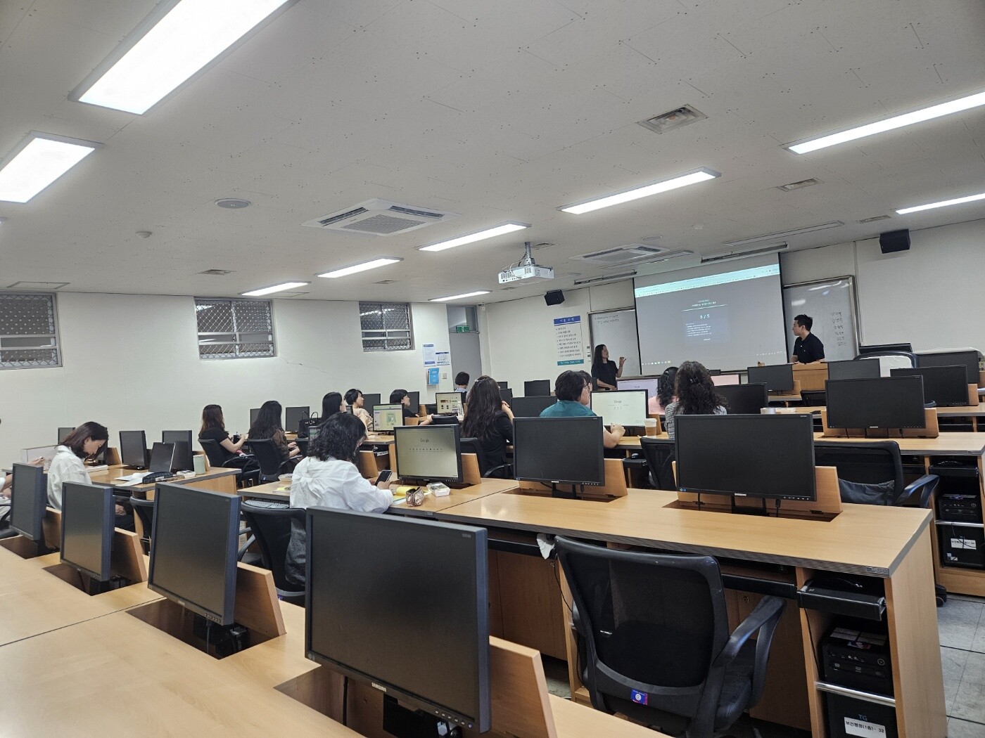 [광주보건대학교] 미래라이프센터, 광산구 연계 ‘AI디지털 창작교육지도사(2급)’ 과정 성료 첨부이미지 : 20260630 창작교육지도사2급-2.jpg